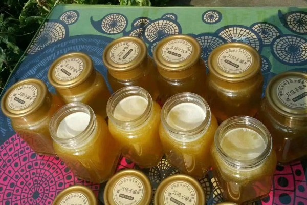 哪种颜色的蜂蜜最好,以水白色蜂蜜为宜