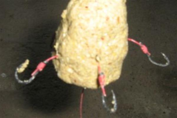 爆炸钩钓多深，没有固定的数值
