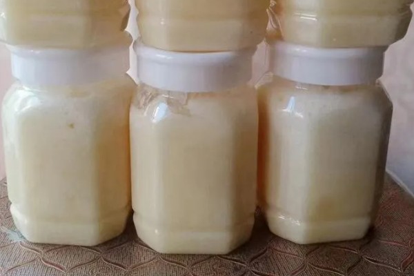 椴树蜜结晶状态,呈乳白色或乳黄色油脂状
