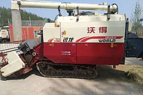 沃得锐龙收割机的特点，操纵灵活维护方便