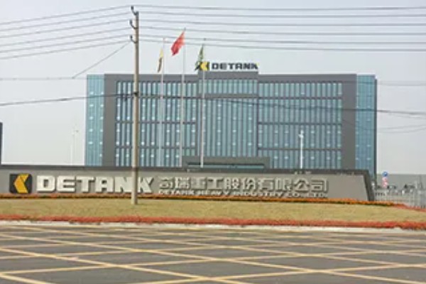 沃得锐龙收割机的特点，操纵灵活维护方便